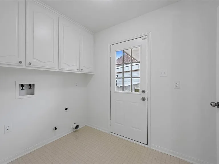 9718 Truscon Dr — Photo 11
