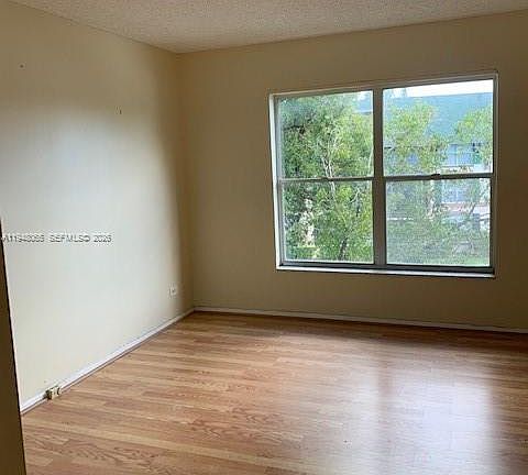 5th image of 3710 Inverrary Dr APT 3K