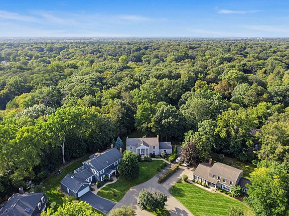 3rd image of 6 Dogwood Rd