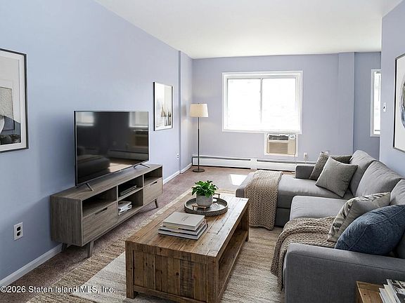 5th image of 1284 Rockland Ave APT 1C