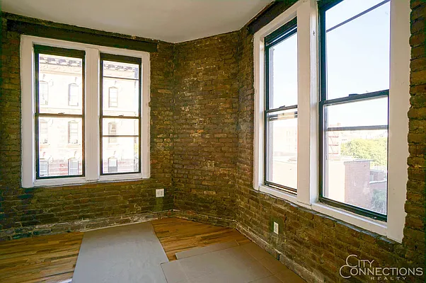 Rented by City Connections Realty | media 10