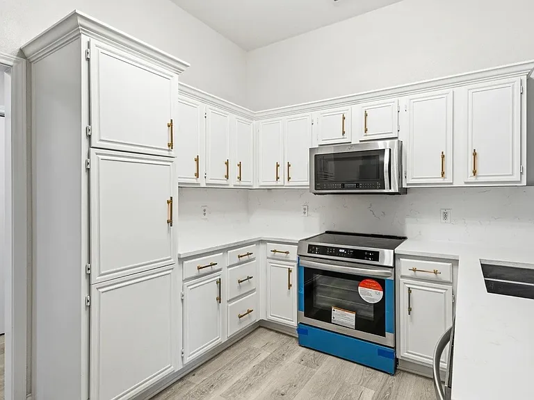 3251 Bellville Dr — Photo 15
