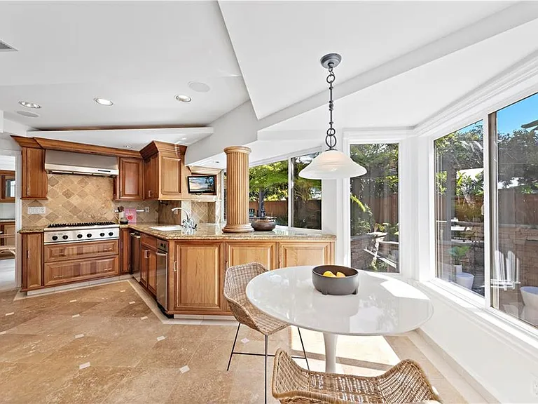 1089 Danielle Dr — Photo 4