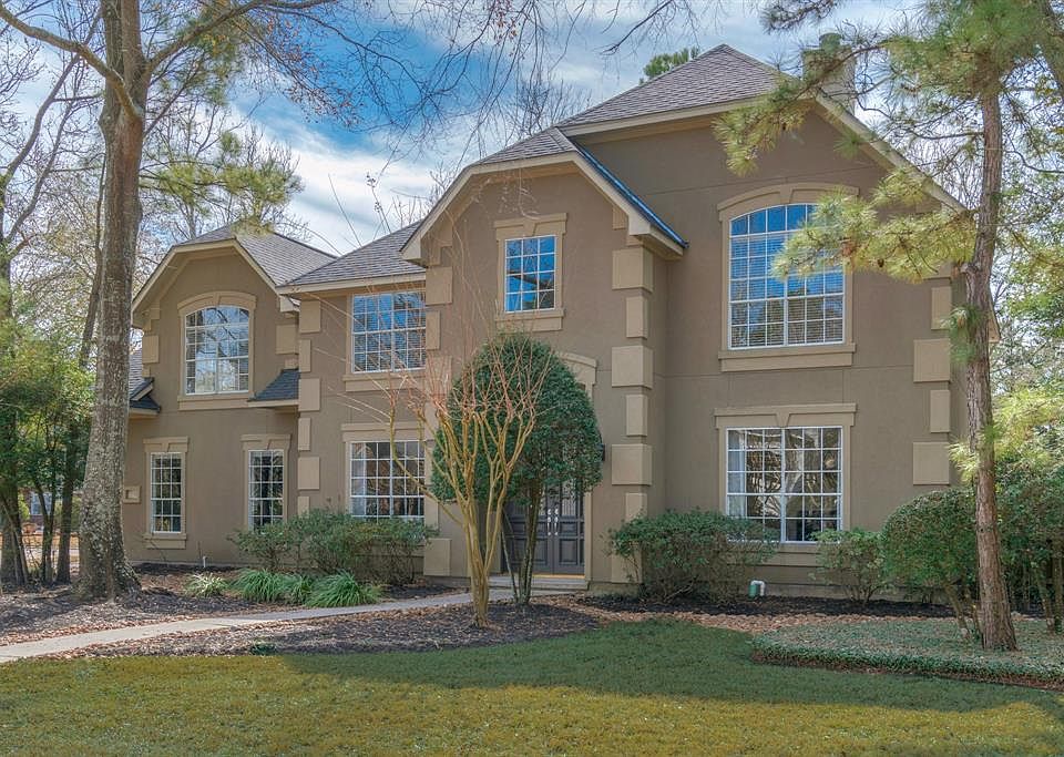 Welcome home to 11 Meadowridge Place! This is a beautiful Lifeforms home and has been recently updated and refreshed throughout! Located on a large lot on a cul de sac in the sought after neighborhood of Wyndspire!