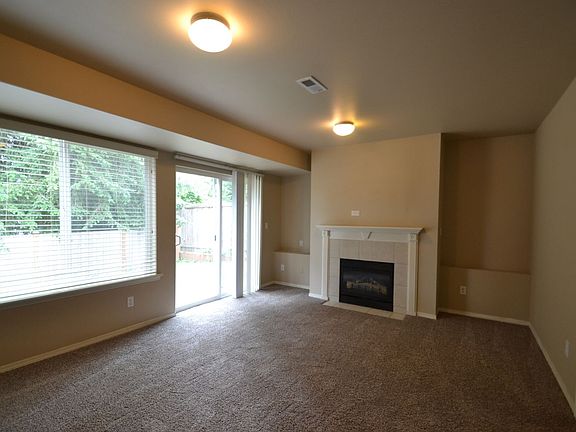 5th image of 8412 186th Street Ct E