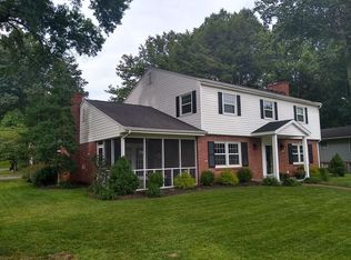 22 Willowbrook Dr, Parkersburg, WV 26104