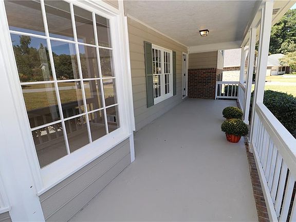 3rd image of 503 Villa Dr