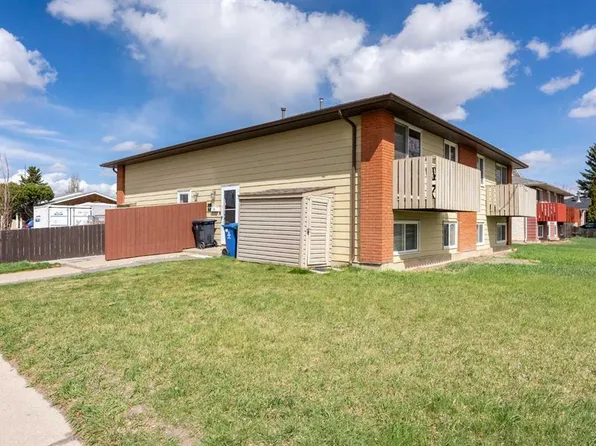 29 E Meadowlark Blvd N #1, Lethbridge, AB T1H 4R4