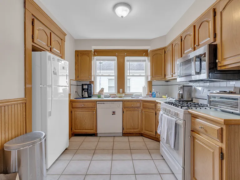 6 Stirling St #2 — Photo 2