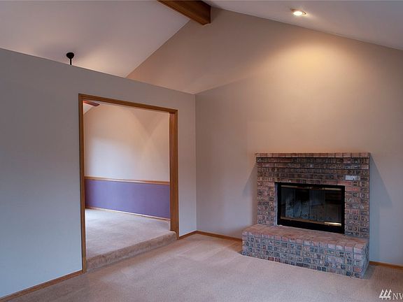 4th image of 13425 207th Ct SE