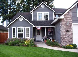 77 Springwood Dr, Eugene, OR 97404