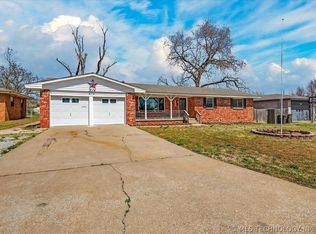 4100 Wayside Dr, Bartlesville, OK 74006