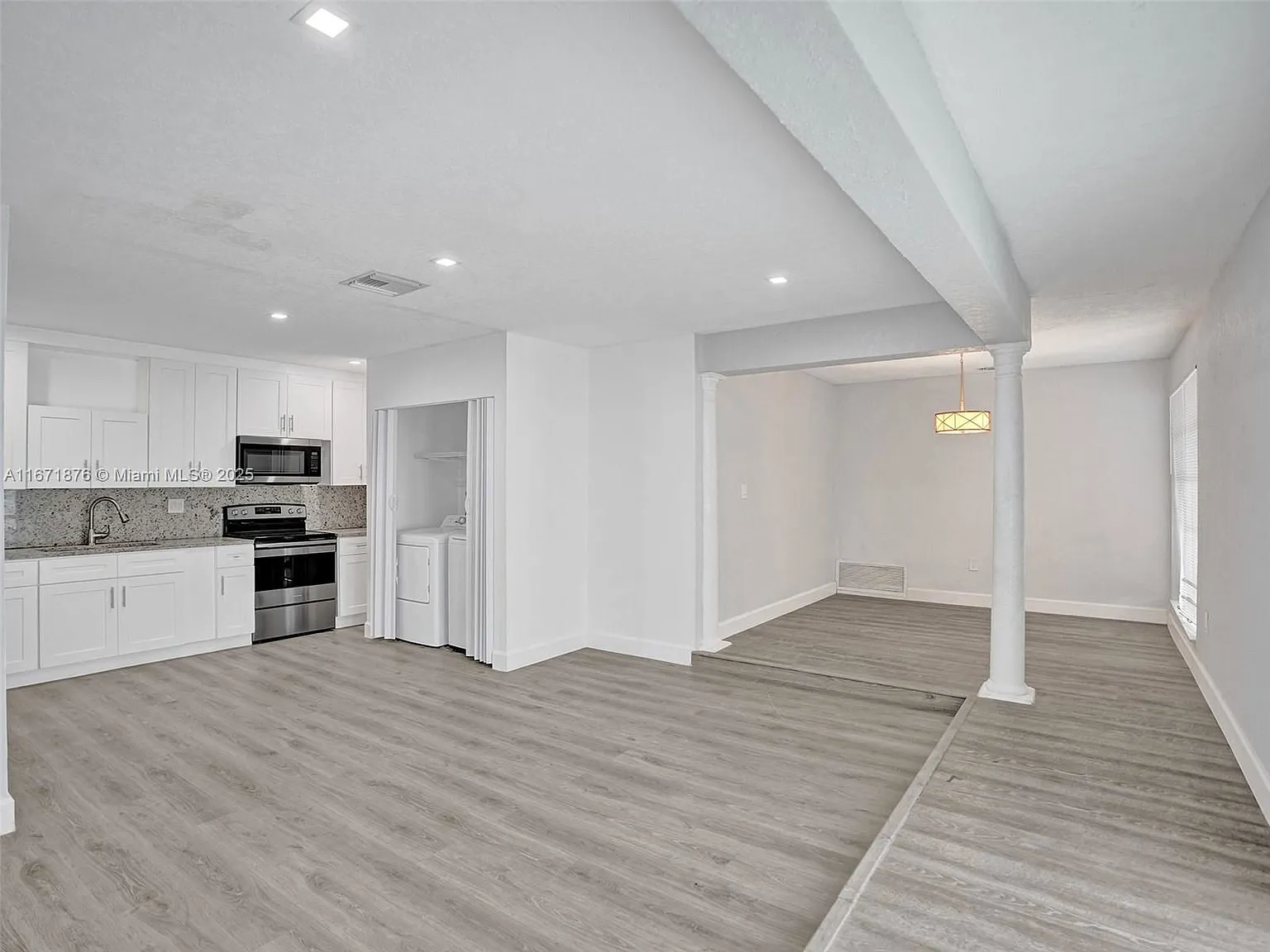 2 bed, 2.0 bath, 2052 sqft, $2,400 — Photo 1