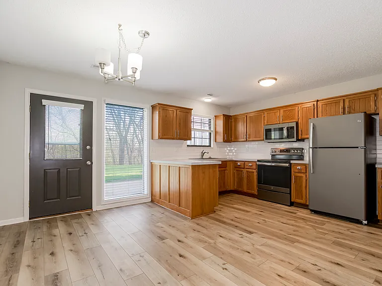 24 Wallingford Dr #24 — Photo 8