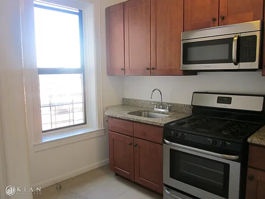 Rented by Kian Realty | media 4