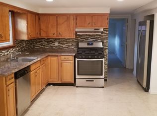 28 Sand Rd, Westwood, NJ 07675