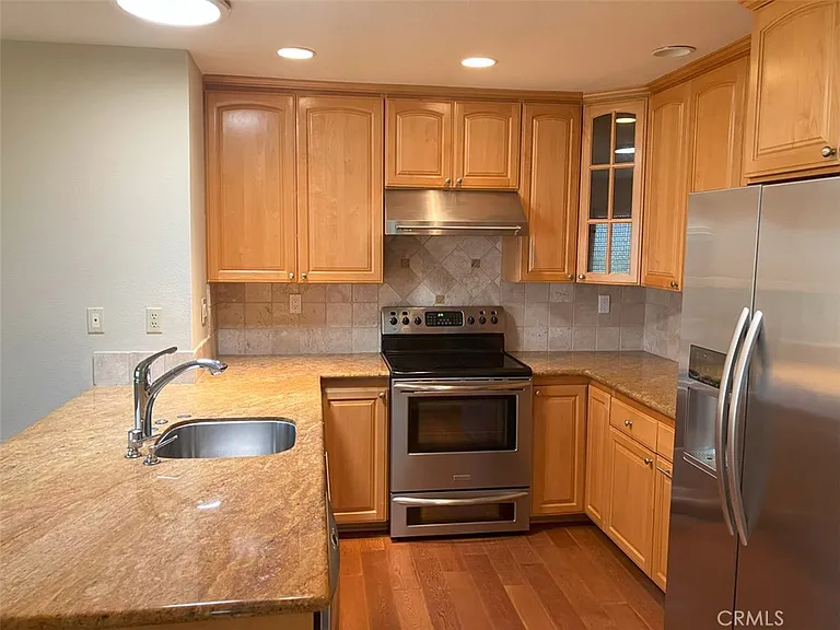99 Hilltop Cir — Photo 1