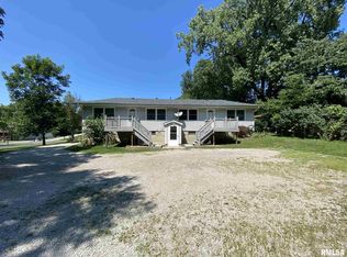 920 E Kinzie St #924, Riverton, IL 62561