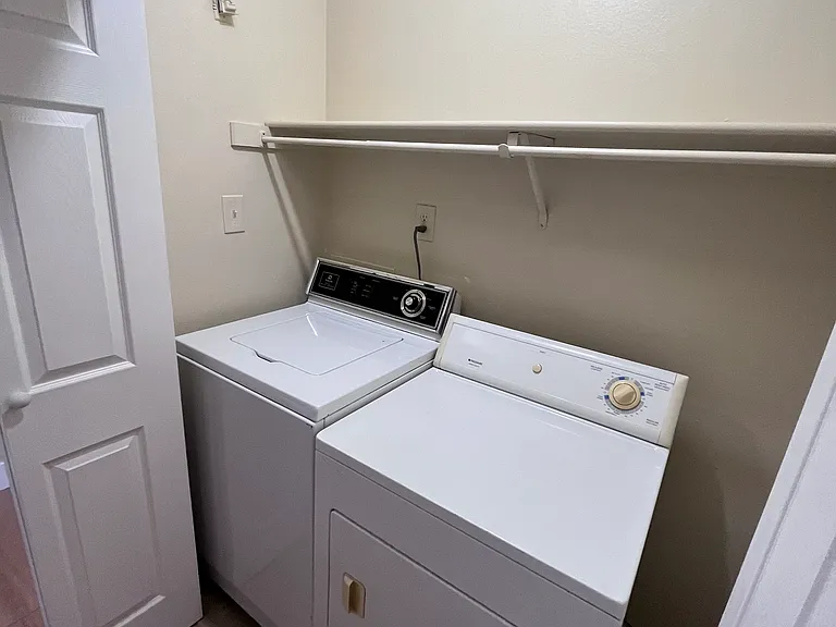 1402 Emery Ct #1 — Photo 15