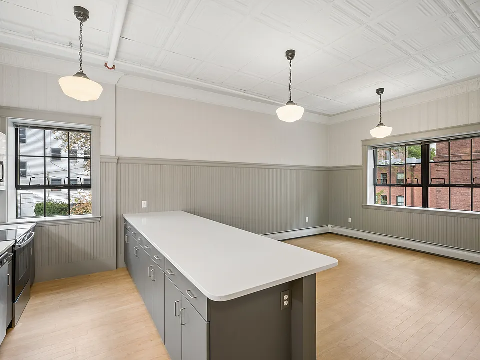 204 Main St #101