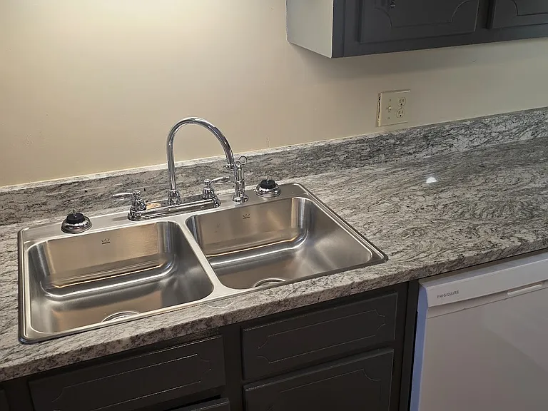 608 Morrison St #B — Photo 4