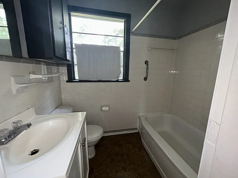 517 Lakewood Rd — Photo 8