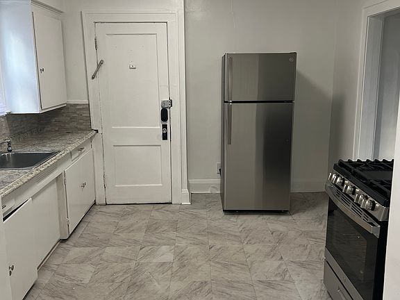 3rd image of 12209 Corlett Ave #1
