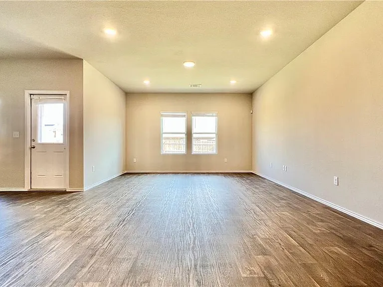 5913 Shanjia Dr — Photo 10