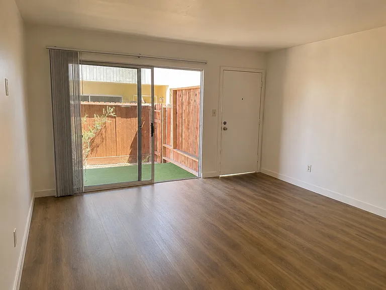 20445 Osage Ave #B — Photo 4