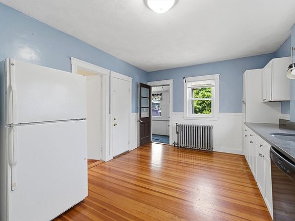 5th image of 25-27 Bainbridge St Unit 2
