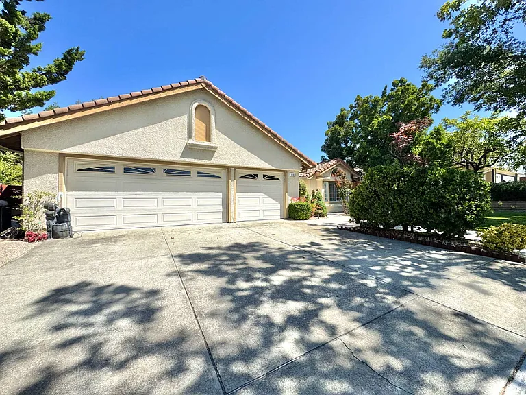 3281 Falerno Way — Photo 4