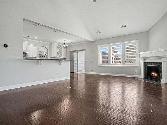 5th image of 6200 Fauvette Ln
