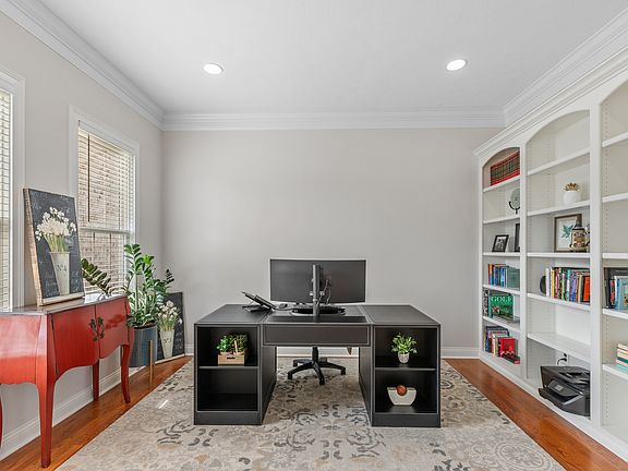 3rd image of 8084 Heyward Dr