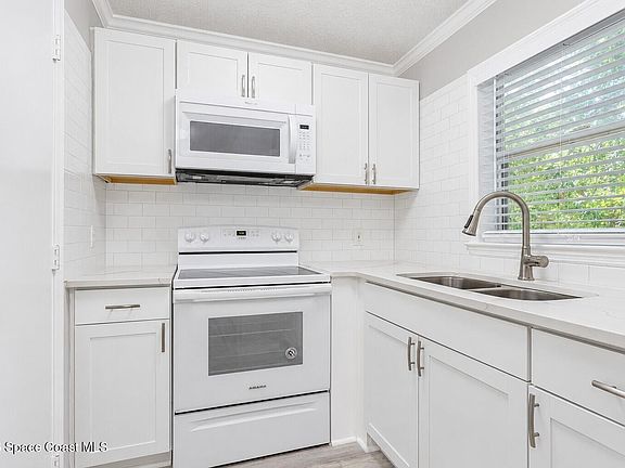 4th image of 265 Spring Dr APT 3