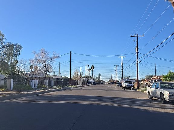 4th image of 3731 S Lundy Ave