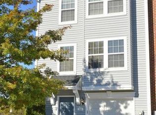 30 Newgate Ct, Falling Waters, WV 25419