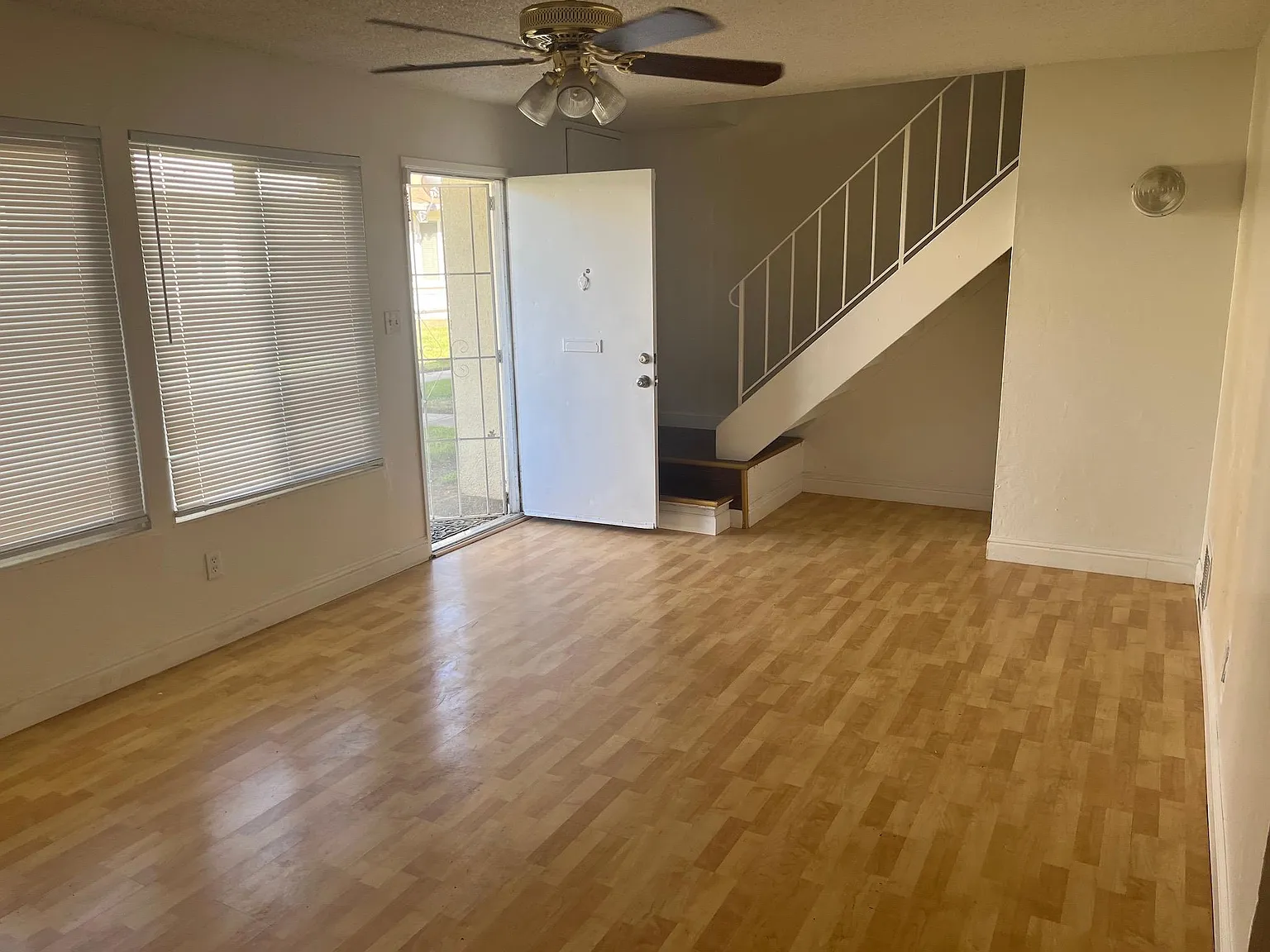 47 Omaha Ct photo 1