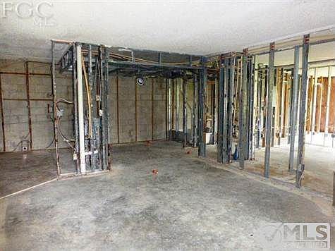 2nd image of 100 Santa Clara Dr APT 9