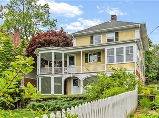 6 Hall St, Warwick, RI 02818