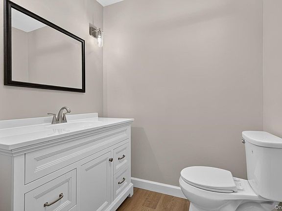 4th image of 176 Melanie Way