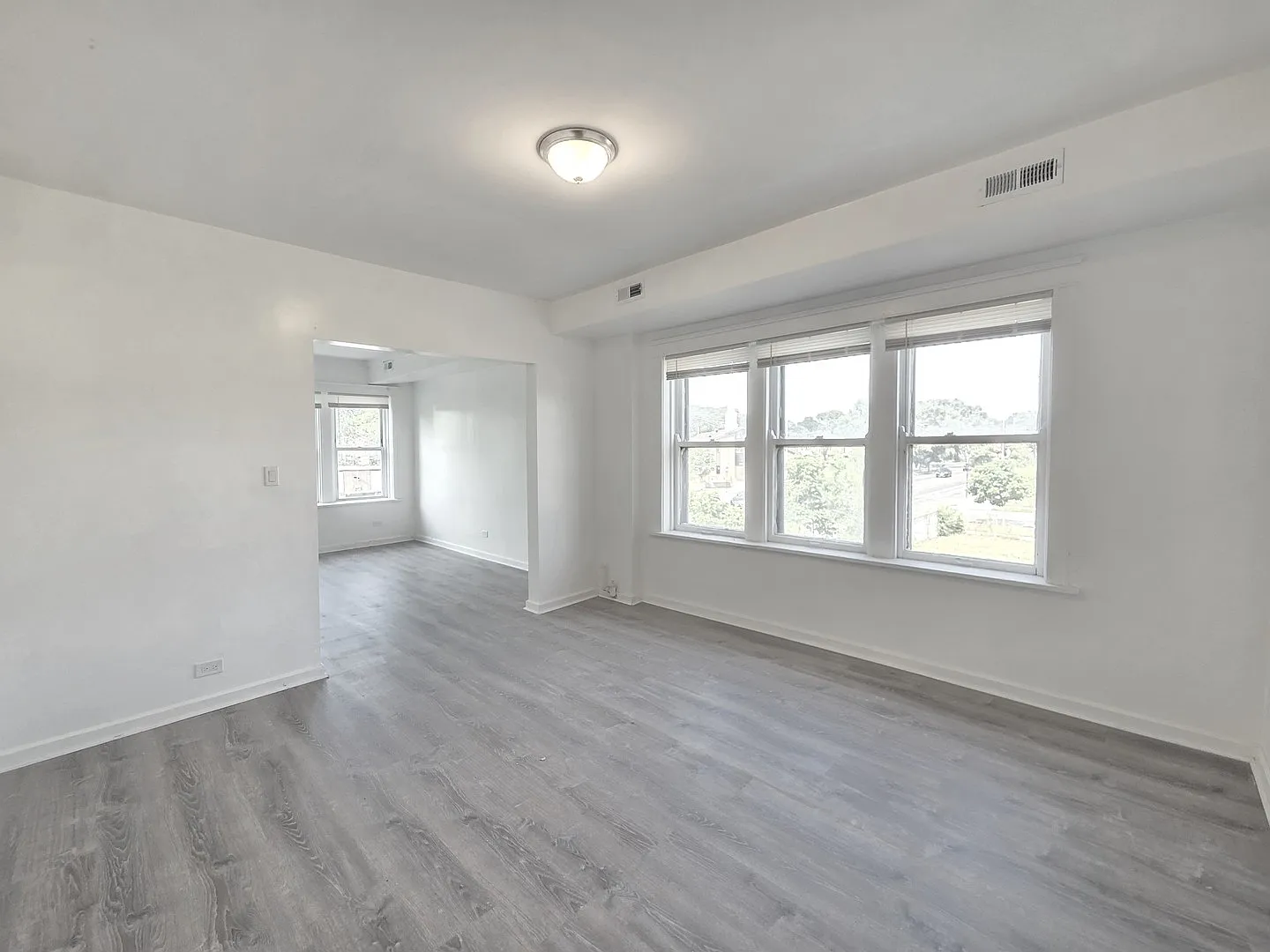 2 bed, 1200 sqft, $1,200 — Photo 3