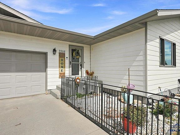 3rd image of 3506 Roughlock Ln