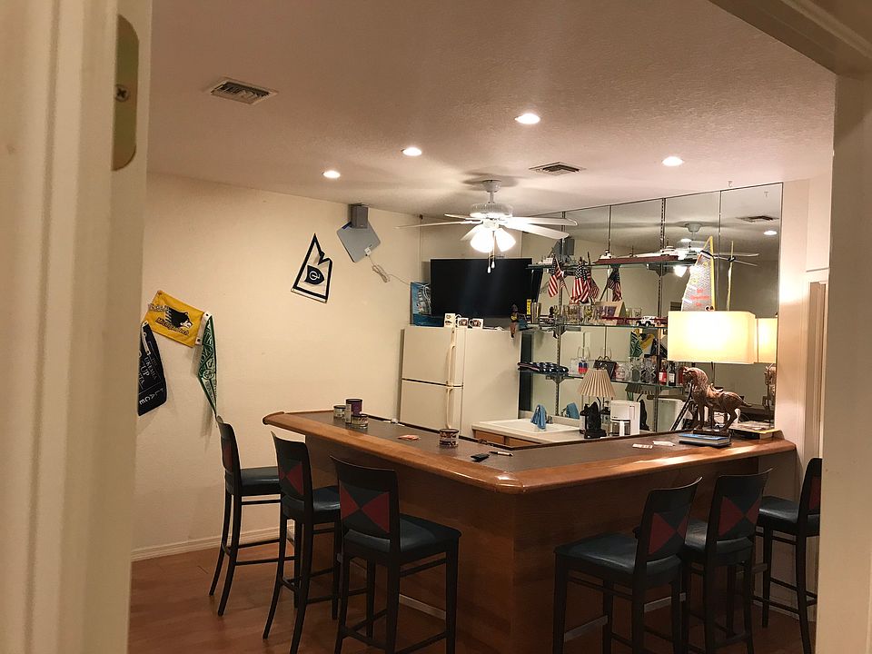 2nd image of 1711 Manzana Ave