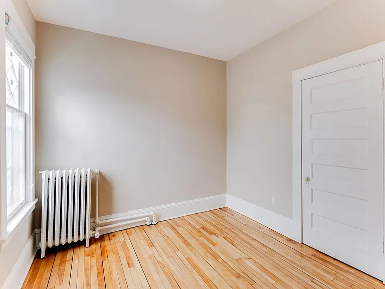 273 W Sturgis St — Photo 8
