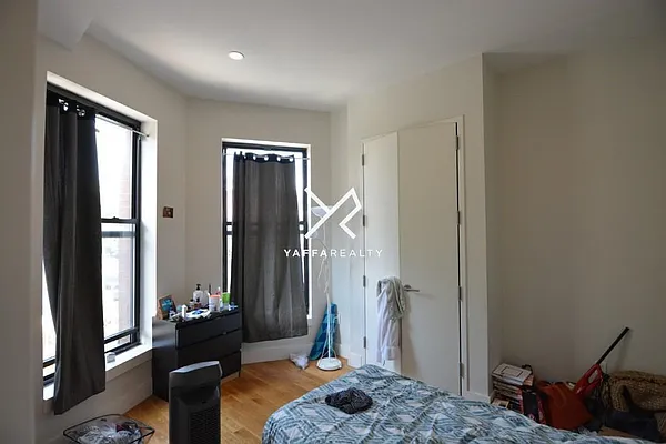 Rented by Yaffa Realty LLC | media 9