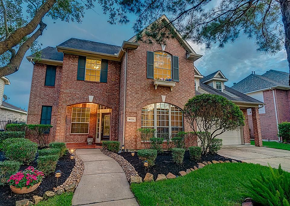 1st image of 16723 Coyotillo Ln