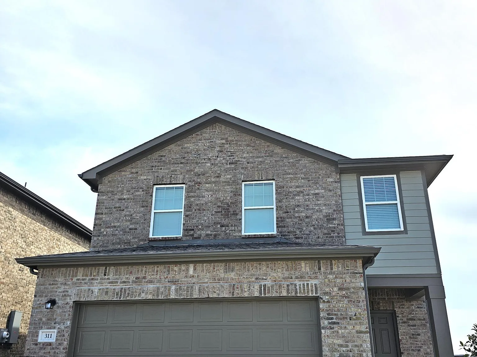 4 bed, 2260 sqft, $2,300 — Photo 2