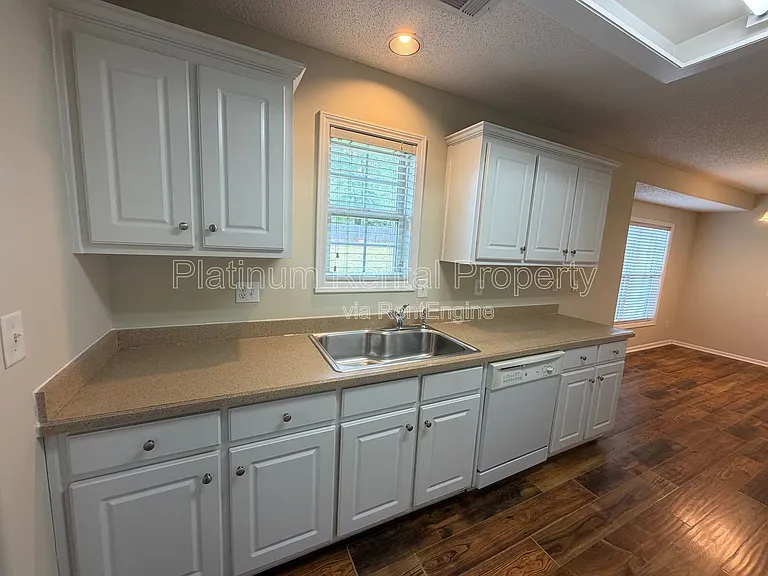 105 Platte St — Photo 9