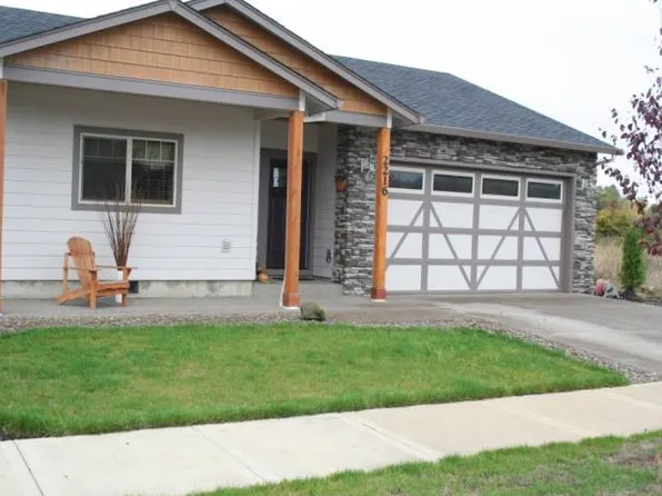 2216 Kennedy Dr, Newberg, OR 97132