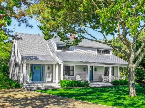28 Deacon Vincent Way, Edgartown, MA 02539